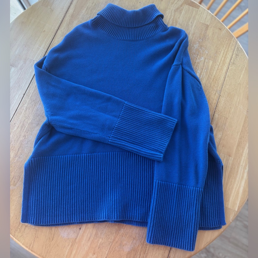 GAP Relaxed Neck Split Hem Sweater